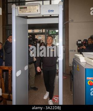 Milano, Milano. 11 mars 2025. Davide Lacerenza arriva in tribunale per l'interrogatorio di garanzia - Milano, Italia - Martedì, 11 Marzo 2025 (foto Stefano Porta/LaPresse) Davide Lacerenza arrive à l'audience préliminaire - Milan, Italie - mardi 11 mars 2025 (photo Stefano Porta/LaPresse) crédit : LaPresse/Alamy Live News Banque D'Images
