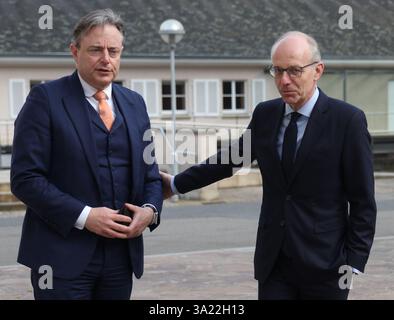 Senningen, Luxembourg. 11 mars 2025. Le premier ministre Bart de Wever, le premier ministre luxembourgeois Luc Frieden et en photo avant un sommet des pays du Benelux, du Luxembourg, des pays-Bas et de la Belgique, mardi 11 mars 2025, à Senningen, Luxembourg. Les trois chefs de gouvernement discuteront des grands enjeux de la politique européenne et internationale. BELGA PHOTO VIRGINIE LEFOUR crédit : Belga News Agency/Alamy Live News Banque D'Images