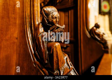 Sculpture en bois dans les confessionnaux. L'église Saint-Martin - Église Saint-Martin. Colmar, Colmar-Ribeauvillé, Haut-Rhin, France, Europe Banque D'Images