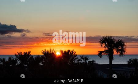 Lever de soleil sur l'océan Atlantique à St Augustine Beach Floride USA Banque D'Images