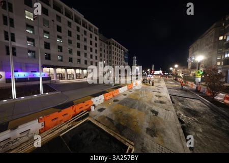 Washington, DC, États-Unis. 11 mars 2025. Vue de Black Lives Matter Plaza en cours de démolition après la pression des républicains au Congrès le 11 mars 2025 à Washington, DC crédit : Mpi34/Media Punch/Alamy Live News Banque D'Images