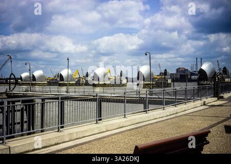 Une photo vintage de la barrière de la Tamise Banque D'Images