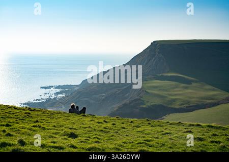 Profitez de la vue depuis St Aldhelm's Head dans le Dorset, le long du South West Coast Path Banque D'Images