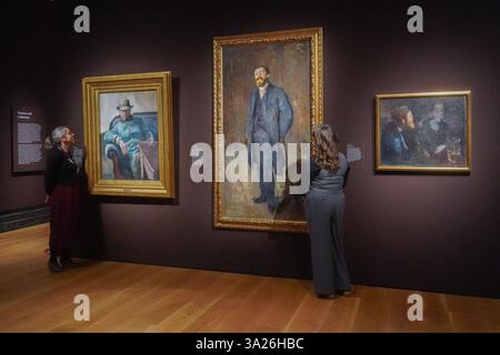 Londres, Royaume-Uni, 12 mars 2025. Image : Karl Jensen-Hjell 1885 huile sur toile et autres oeuvres . Soirée, 1888. Aperçu des œuvres d'Edvard Munch à la National Portrait Gallery. L'exposition se déroule du 13 mars au 15 juin crédit. Amer Ghazzal/Alamy Live News Banque D'Images