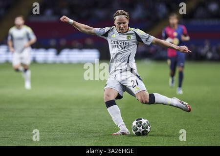 Andreas Schjelderup de SL Benfica lors de la Ligue des champions de l'UEFA, Round of 16, match de 2e manche entre le FC Barcelone et SL Benfica le 11 mars 2025 à l'Estadi Olimpic Lluis Companys à Barcelone, Espagne Banque D'Images