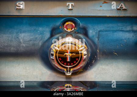 Drempt, pays-Bas - 25 mai 2023 : gros plan de l'arrière d'une Ford Mustang américaine vintage à Drempt, pays-Bas Banque D'Images