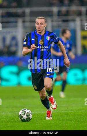 Milan, Italie. 11 mars 2025. Davide Frattesi (16 ans) de l'Inter vu lors du match de l'UEFA Champions League entre l'Inter et Feyenoord à Giuseppe Meazza à Milan. Crédit : Gonzales photo/Alamy Live News Banque D'Images