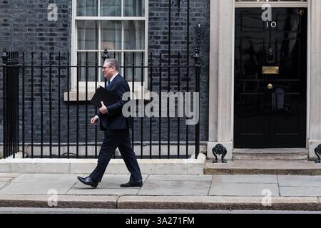 Londres, Royaume-Uni. 12 mars 2025. Le premier ministre britannique Sir Keir Starmer quitte le 10 Downing Street pour la Chambre des communes pour assister aux questions du premier ministre (PMQ). Crédit : Wiktor Szymanowicz/Alamy Live News Banque D'Images