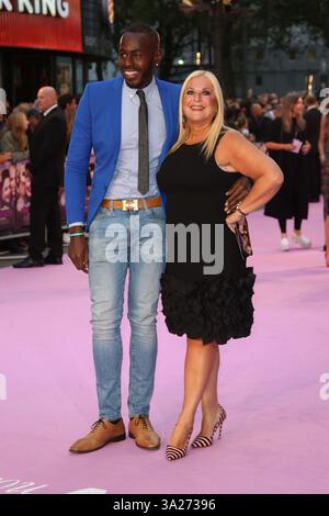 Ben Ofoedu et Vanessa Feltz assistent à la première de Miss You You Allown à Londres, Angleterre, 17 septembre 2015 Banque D'Images