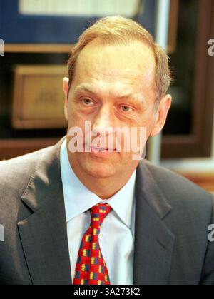 25 mai 1999 ; El Paso, TX, États-Unis; le candidat à la présidence BILL BRADLEY tient une conférence de presse. Banque D'Images
