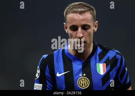 Milan, Italie. 11 mars 2025. Davide Frattesi, du FC Internazionale, se retrouve lors de la manche de la 16e manche de l'UEFA Champions League 2024/25 entre le FC Internazionale et Feyenoord au Stadio Giuseppe Meazza (San Siro) le 11 mars 2025 à Milan, Italie . Crédit : Marco Canoniero/Alamy Live News Banque D'Images