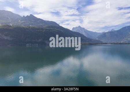 Lac de Walen avec montagnes au sud-ouest, composé Gallen, Suisse, Europe Banque D'Images