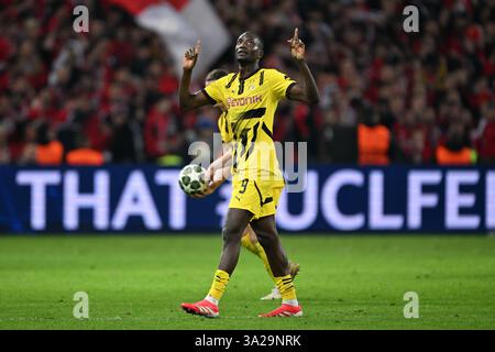 Lille, France. 12 mars 2025. Football : Ligue des Champions, OSC Lille - Borussia Dortmund, éliminatoires, 16e manche, stade Pierre-Mauroy. Serhou Guirassy de Dortmund célèbre après la victoire. Crédit : Federico Gambarini/dpa/Alamy Live News Banque D'Images