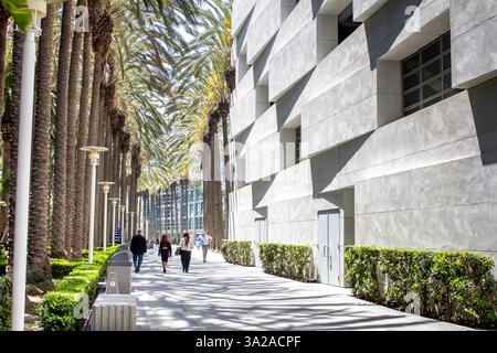 Anaheim, California, États-Unis - 24-04-2019 : vue de l'architecture extérieure du centre de congrès d'Anaheim. Banque D'Images