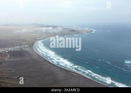 Vue depuis le point de vue El Risco de Famara, Lanzarote, îles Canaries, Espagne Banque D'Images