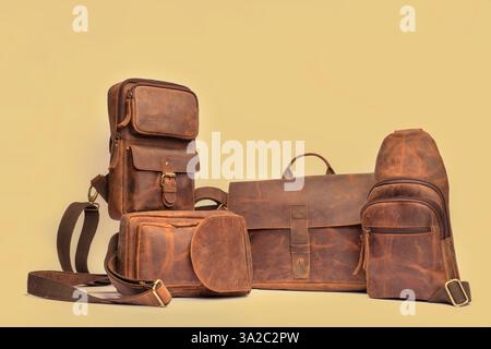 Sac en cuir fabriqué à la main avec une qualité supérieure, une texture riche et un style intemporel parfait pour la mode, les voyages et le marketing lifestyle. Banque D'Images