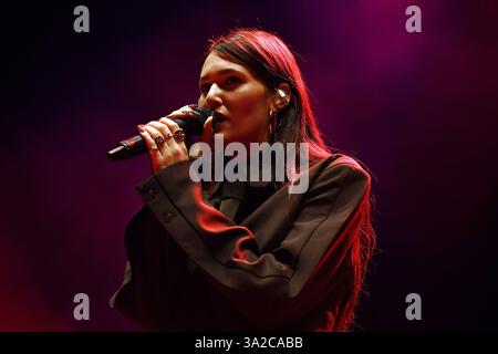 ROYAUME-UNI. 12 mars 2025. LONDRES, ANGLETERRE - 12 MARS : Sienna Spiro se produit à la Brixton Academy le 12 mars 2025 à Londres, Angleterre. CAP/Mar © Mar/Capital Pictures crédit : Capital Pictures/Alamy Live News Banque D'Images