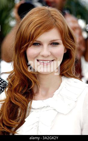 24 mai 2006 - Cannes, France - K48040.©MARK CHILTON/ linkUK.com/ 001704.KIRSTEN DUNST. ''MARIE ANTOINETTE''-PHOTOCALL-'59E FESTIVAL DE CANNES 2006'-PALAIS DE FESTIVAL,CANNES, FRANCE..05-24-2006(image crédit : © Globe photos/ZUMAPRESS.com) Banque D'Images