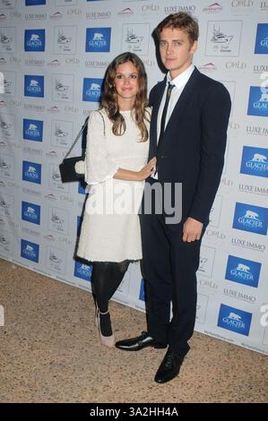 21 mai 2014 - Rachel Bilson est enceinte et attend son premier enfant avec son petit ami Hayden Christensen. Le couple a commencé à sortir ensemble en 2007 après s'être rencontré sur le plateau de Jumper. Les co-vedettes se sont fiancées en décembre 2008 mais l'ont annulée en août 2010, pour se réconcilier trois mois plus tard. PHOTO - 19 mai 2013 - New York City, New York, États-Unis - Hayden Christensen et Rachel Bilson assistent à un événement pour annoncer la société de production Haydens au Harle Yacht de Cannes. (Crédit image : © Black Sheep/ZUMAPRESS.com) Banque D'Images