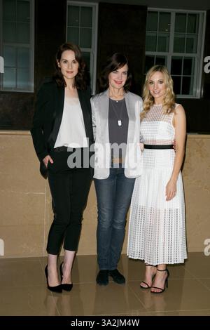 Michelle Dockery, Elizabeth McGovern et Joanne Froggatt assistent à la séance photo de lancement de Downton Abbey Press qui s'est tenue à l'hôtel Mayfair à Londres, au Royaume-Uni, le 13 août 2015 Banque D'Images