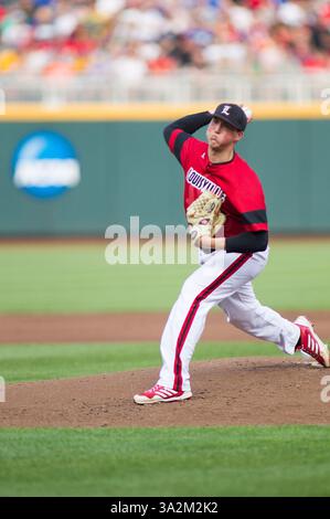 14 juin 2014 - Omaha, Nebraska, États-Unis d'Amérique - 14 juin 2014 : le lanceur de Louisville Kyle Funkhouser #16 en première manche lors du match 2 de la série mondiale des collèges masculins de la NCAA 2014 entre les Commodores de Vanderbelt et les Cardinals de Louisville au TD Ameritrade Park à Omaha, ne. (Crédit image : © Michael Spomer/Cal Sport Media/ZUMAPRESS.com) Banque D'Images