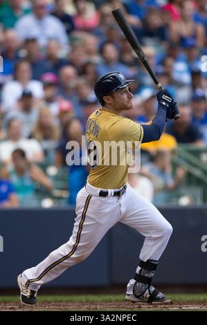 10 août 2014 - Milwaukee, Wisconsin, États-Unis d'Amérique - 10 août 2014 : le receveur Jonathan Lucroy #20 des Milwaukee Brewers à la batte lors du match de baseball de la Ligue majeure entre les Brewers de Milwaukee et les Dodgers de Los Angeles au Miller Park à Milwaukee, WISCONSIN. Dodgers a battu les Brewers 5-1. John Fisher/CSM(image crédit : © John Fisher/Cal Sport Media/ZUMAPRESS.com) Banque D'Images