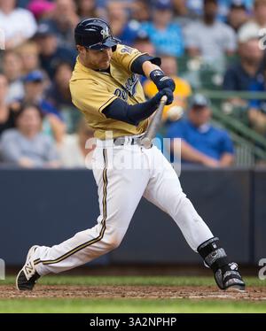 10 août 2014 - Milwaukee, Wisconsin, États-Unis d'Amérique - 10 août 2014 : le receveur Jonathan Lucroy #20 des Milwaukee Brewers à la batte dans le match de baseball de la Ligue majeure entre les Brewers de Milwaukee et les Dodgers de Los Angeles au Miller Park à Milwaukee, WISCONSIN. Dodgers a battu les Brewers 5-1. John Fisher/CSM(image crédit : © John Fisher/Cal Sport Media/ZUMAPRESS.com) Banque D'Images