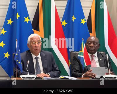 Kapstadt, Afrique du Sud. 13 mars 2025. Le président du Conseil de l'UE Antonio Costa (g) et Cyril Ramaphosa, président de l'Afrique du Sud, prennent la parole à l'ouverture du 8e sommet UE-Afrique du Sud au Cap. Crédit : Kristin Palitza/dpa/Alamy Live News Banque D'Images