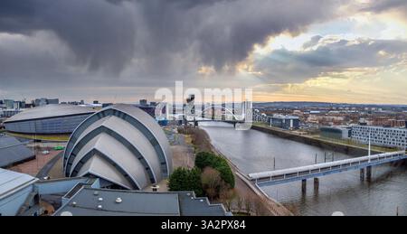 Vue sur le SEC Armadillo et l'OVO Hydro depuis le Crowne Plaza Hotel, River Clyde, Glasgow, Écosse, Royaume-Uni Banque D'Images