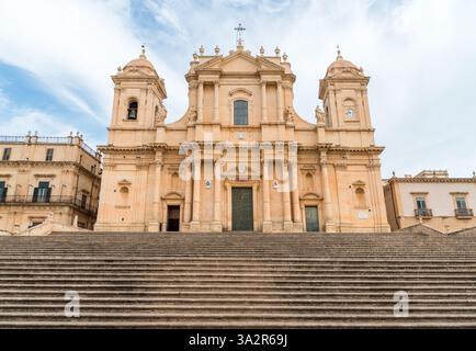 La basilique Cathédrale de San Nicolò est le lieu de culte catholique le plus important de la ville de Noto, province de Syracuse, Sicile, Italie Banque D'Images