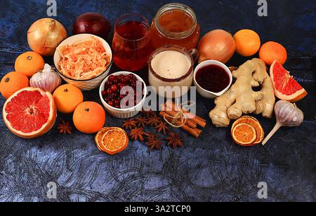 ingrédients pour renforcer le système immunitaire. Des produits naturels sains avec de la vitamine C pour traiter la grippe Banque D'Images