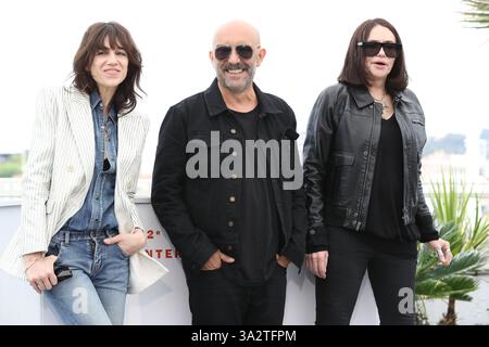 Charlotte Gaisbourg, Gaspar Noe et Béatrice dalle à la photocall 'Lux Aeterna' lors de la 72ème édition du Festival de Cannes le 19 mai 2019 Banque D'Images