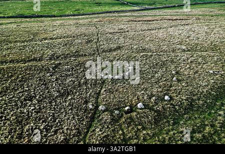 Oddendale Stone Circle près de Shap, Cumbria. Préhistorique. À l'origine 2 cercles concentriques de bois néolithiques remplacés par des cercles de cairn en anneau et de pierre Banque D'Images