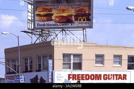 Publicité routière à Los Angeles, CA, USA, approx. 1989 Banque D'Images