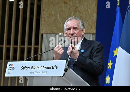 Lyon, France. 13 mars 2025. Le premier ministre François Bayrou visite le salon Global industrie à Lyon, France, le 13 mars 2025. Photo de Julien Reynaud/APS-médias/ABACAPRESS. COM Credit : Abaca Press/Alamy Live News Banque D'Images