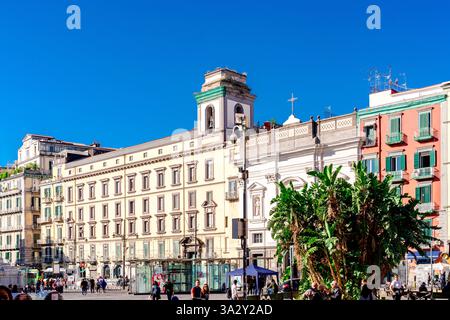 Bâtiments historiques, Piazza Dante, Naples Banque D'Images