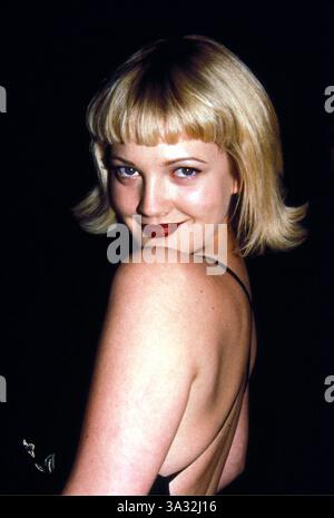 21 SEPTEMBRE 2007 - LA PREMIÈRE DE LA CHANTEUSE DE MARIAGE AU SONLY LINCOLN SQUARE THEATRE 04-12-1998 NEW YORK CITY . KELLY JORDAN- DREW BARRYMORE(crédit image : © Globe photos/ZUMAPRESS.com) Banque D'Images