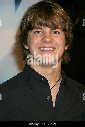 MAR. 30, 2011 - K28744KJ.THE WB NETWORK'S 2003 WINTER PARTY RENAISSANCE HOLLYWOOD HOTEL, HOLLYWOOD, CA 01/11/2003 . KELLY JORDAN / 2003 . JOSH WISE(crédit image : © Globe photos/ZUMAPRESS.com) Banque D'Images