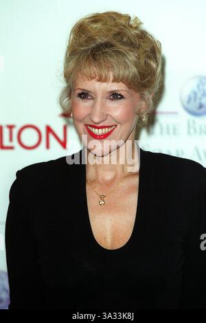 31 mai 2000 - Scarborough, North Yorkshire, Angleterre - ANITA DOBSON.ACTRESS...31/05/2000.BA40F30AC(image crédit : © Globe photos/ZUMAPRESS.com) Banque D'Images
