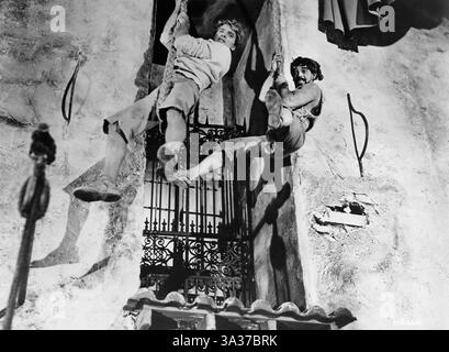 7 mars 2006 - Burt Lancaster et Nick Cravat, sur le plateau du film, ''The Crimson Pirate'', 1952 (crédit image : © Glasshouse/ZUMA Wire) Banque D'Images