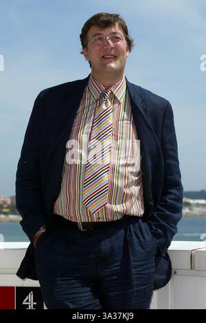 17 mars 2011 - Scarborough, North Yorkshire, Angleterre - STEPHEN Fry.ACTOR.FRANCE.CANNES FILM FESTIVAL, CANNES,.17/05/2002.DI2105.CREDIT:(crédit image : © Globe photos/ZUMAPRESS.com) Banque D'Images