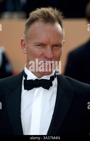 17 mars 2011 - Scarborough, North Yorkshire, Angleterre - STING. POP SINGER.FRANCE.CANNES FILM FESTIVAL, CANNES,.17/05/2002.DI2138.CREDIT :(crédit image : © Globe photos/ZUMAPRESS.com) Banque D'Images