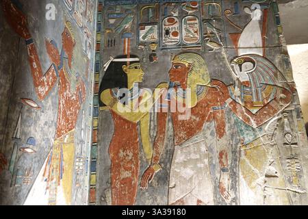 Détail intérieur de la tombe du pharaon Horemheb, KV57 dans la Vallée des Rois, Louxor Egypte Banque D'Images