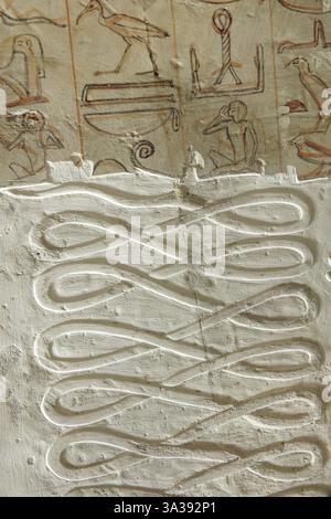 Détail intérieur de la tombe du pharaon Horemheb, KV57 dans la Vallée des Rois, Louxor Egypte Banque D'Images