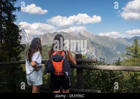 Lac d'Arpy ou lac Arpys près de Morgex, un bassin lacustre dans la vallée d'Aoste, Italie Banque D'Images