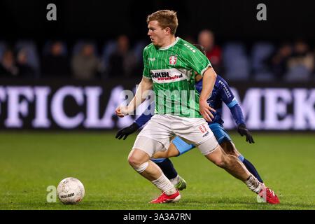 Dordrecht, pays-Bas. 14 mars 2025. DORDRECHT, PAYS-BAS - 14 MARS : Devin Haen du FC Dordrecht en action lors du match néerlandais Keuken Kampioen Divisie entre le FC Dordrecht et le VVV Venlo au M-scores Stadion le 14 mars 2025 à Dordrecht, pays-Bas. (Photo de Hans van der Valk/Orange Pictures) crédit : Orange pics BV/Alamy Live News Banque D'Images