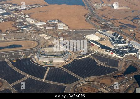 Meadowlands, New Jersey, États-Unis - 13 mars 2025 - photographie aérienne du Metlife Stadium, du circuit de course de Meadowlands et de la Meadowlands Arena Banque D'Images
