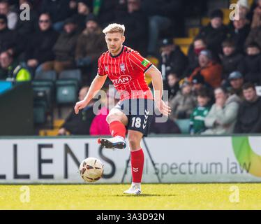 Yeovil, Somerset, Royaume-Uni. 15 mars 2025. Daniel Batty de York pendant le match de la Ligue nationale au stade Huish Park, Yeovil photo de Martin Edwards/Alamy Live News 07880 707878 crédit : Martin Edwards/Alamy Live News Banque D'Images