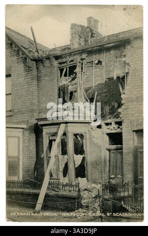 Carte postale originale de la première Guerre mondiale d'une maison détruite à Scarborough, qui a été touchée par un bombardement d'obus de la marine allemande provenant des navires de guerre de la flotte de haute mer de la marine impériale allemande , le matin du 16 décembre 1914 . La propriété était située au 79 commercial Street., Scarborough, North Yorkshire, Royaume-Uni. Cette attaque de bombardement sur des civils a provoqué l'indignation et a été utilisée par le gouvernement pour recruter plus de jeunes hommes dans les forces armées. . Carte postale datée / postée le 19 août 1916 Banque D'Images