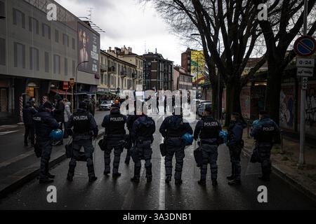 Milan, Italie. 15 mars 2025. Corteo per Dax Piazza XXIV Maggio Milano - Italia - Cronaca Sabato, 14 Marzo, 2025 (Foto di Marco Ottico/Lapresse) procession pour Dax Piazza XXIV Maggio Milan, Italie - Actualités samedi, 15 mars, 2025 (photo de Marco Ottico/Lapresse) crédit : LaPresse/Alamy Live News Banque D'Images